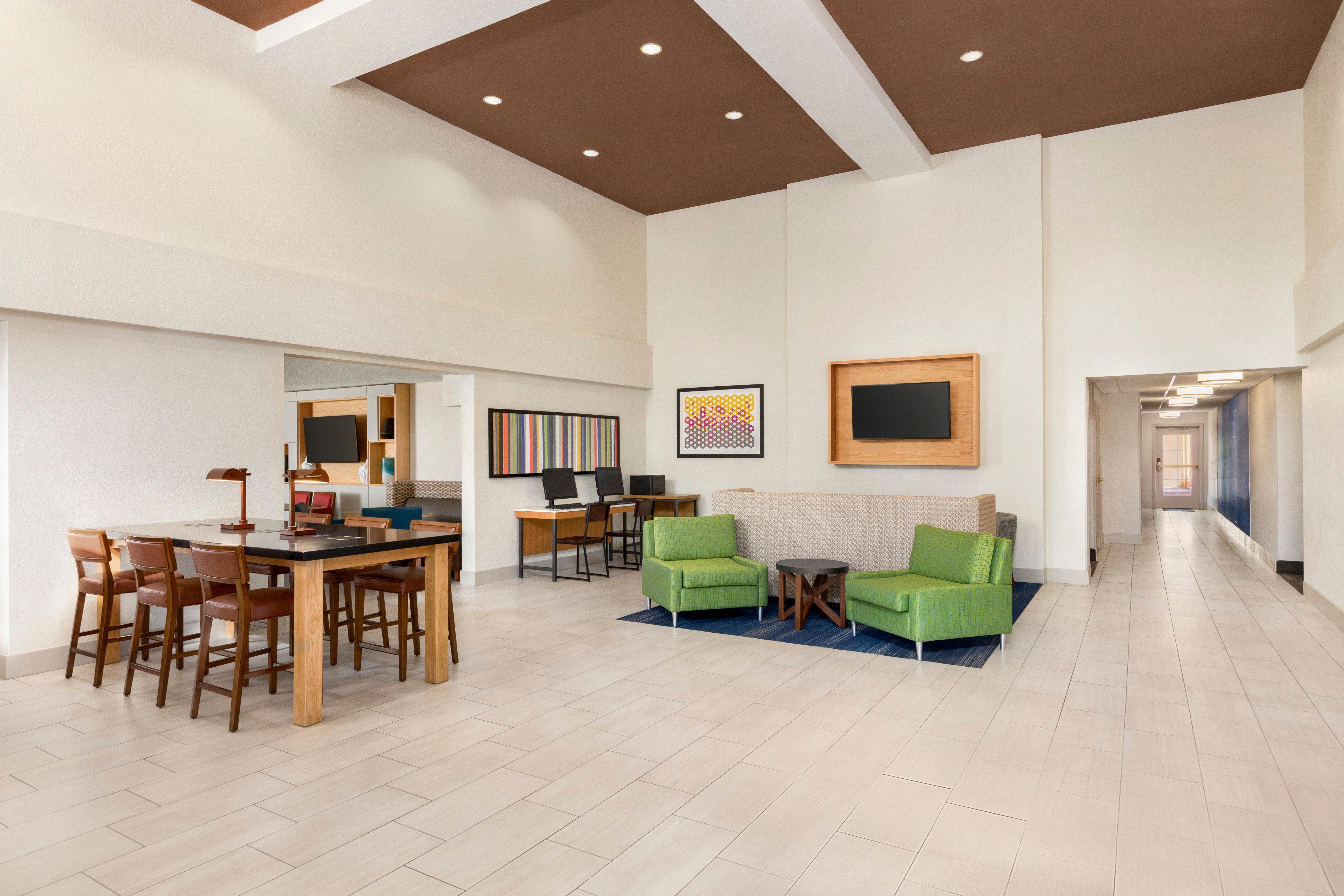 Holiday Inn Express & Suites Sarasota East By Ihg Vamo Exterior photo